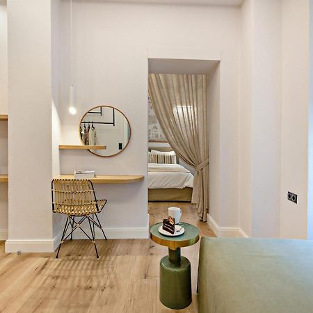ريثيمنو Oniro Suites المظهر الخارجي الصورة