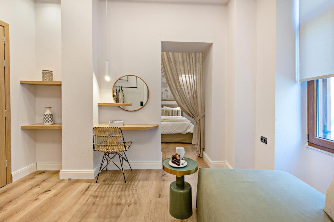 ريثيمنو Oniro Suites المظهر الخارجي الصورة