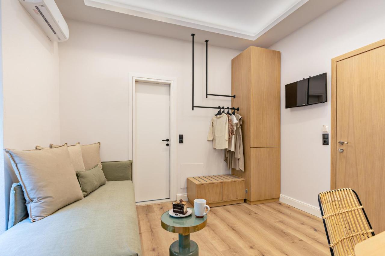 ريثيمنو Oniro Suites المظهر الخارجي الصورة